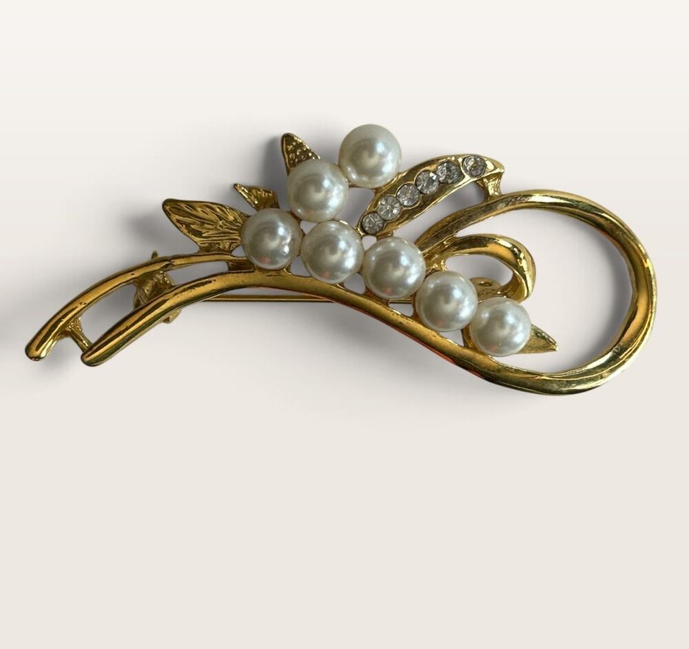 Vintage Gold Tone Faux Pearl Floral Leaf Brooch Rhinestones